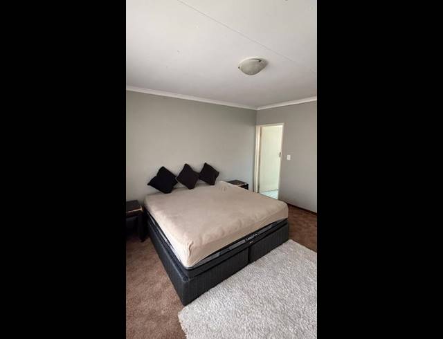 3 BEDROOM TOWNHOUSE FOR SALE IN VANDERBIJLPARK SE 3